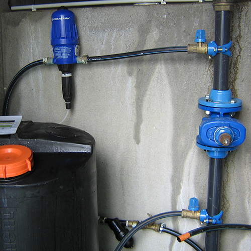 Dosatron non-electric dosing pump used in Brivadois 1